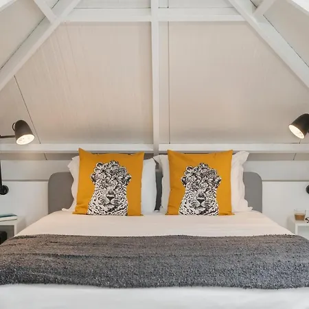 Casa Da Lombada By An Island